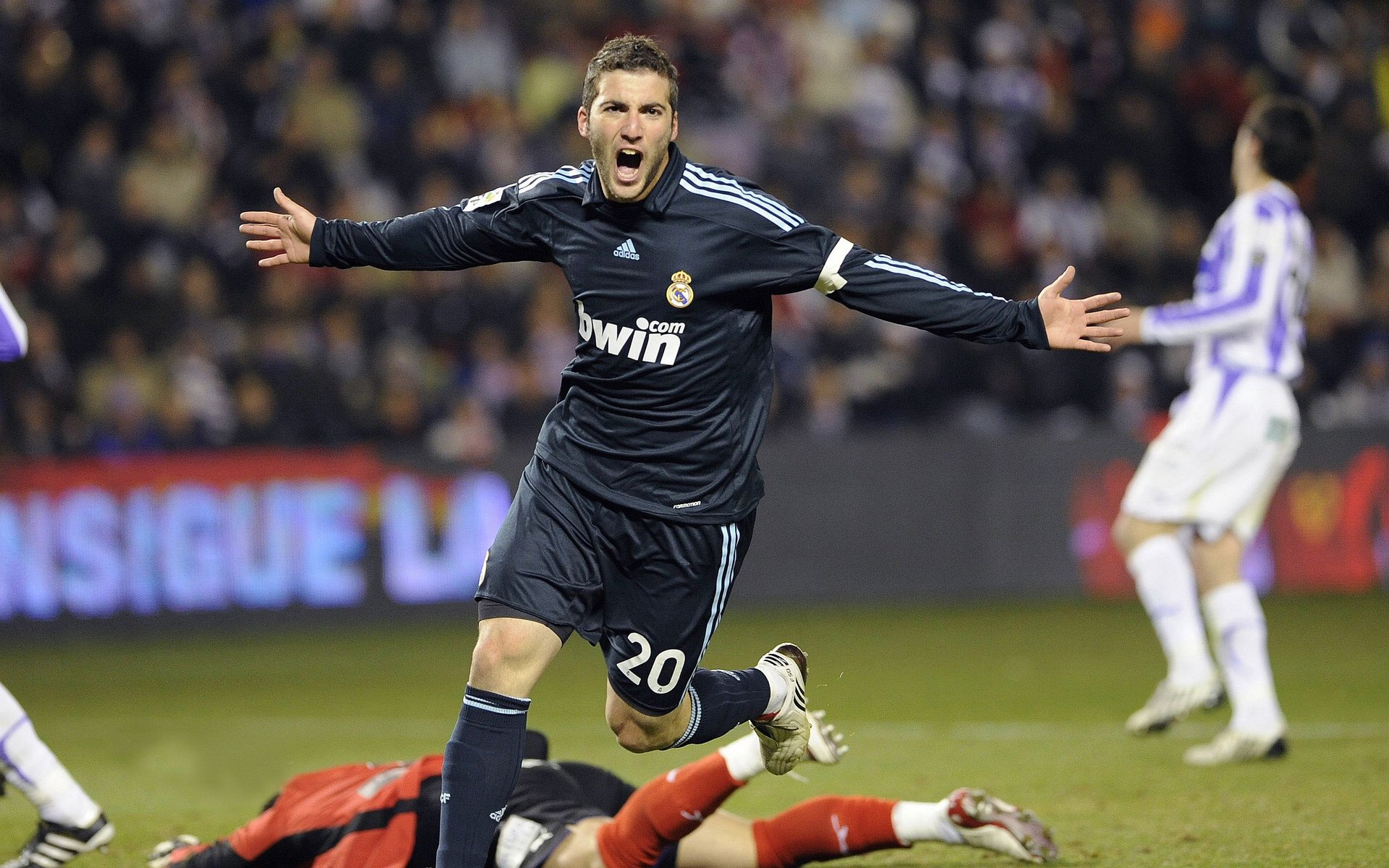 16球16助5冠！阿斯：20岁杜埃将获得2025金童奖，阿卜杜勒·拉希德·杜斯塔姆